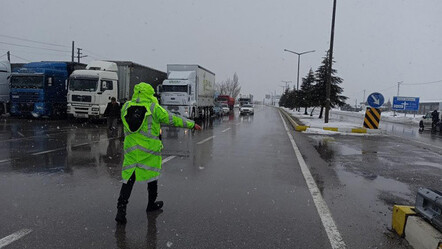 Konya-Antalya yolu kardan kapandı - yasam