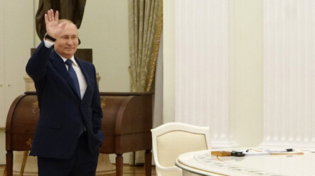 Putin, Macron'u eli cebinde karşıladı - dunya