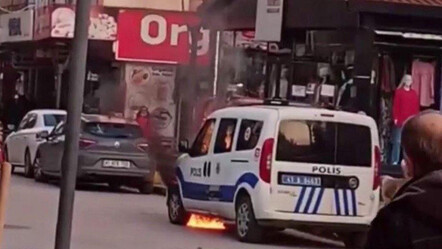 Uyuşturucu bağımlısı genç karakolun önündeki polis otosunu yaktı - gundem