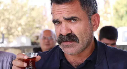 ‘Çaycı Hüseyin’ karakteriyle tanınan Alpaslan Özmol dolandırıldı, soluğu mahkemede aldı - yasam