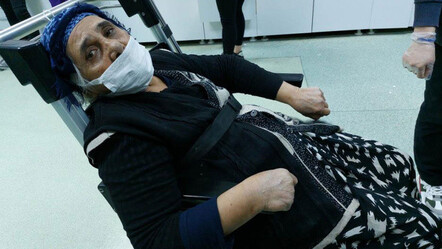 İsyan ettiren olay! Annesini hastanede darp etti - gundem