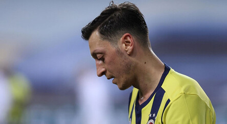 Kadro dışı kalan Mesut Özil ilk kez konuştu - spor