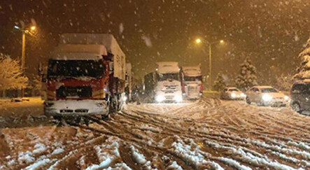 Kar yağışıyla birlikte kamyon ve tırların İstanbul’a giriş yasağı başladı - gundem