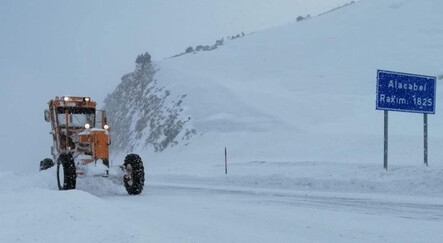 Mahsur kalanları kurtarmaya giden karayolları ekibi de karda mahsur kaldı - yasam
