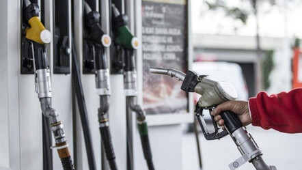 Benzine beklenen zam geldi! İşte 30 Nisan benzin ve motorin fiyatları - ekonomi