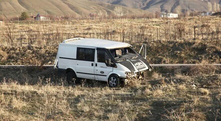 Bitlis'te göçmenleri taşıyan minibüs kaza yaptı: Ölü ve yaralılar var - yasam