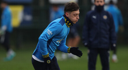 Fenerbahçe'de Mesut Özil krizi bir türlü çözülemiyor... Menajeri geldi başkanı bulamadı! - spor