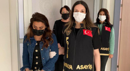 Kuyumcuya sahte altın satmak isterken yakalandı - ekonomi
