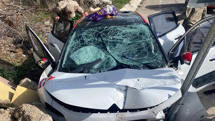 Malatya'da feci kaza! Araba menfeze çarptı, ölü ve yaralılar var - yasam