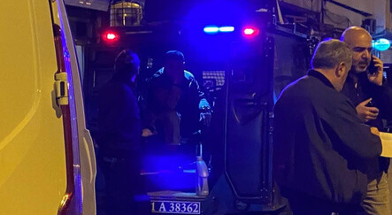 Oğlunun bıçaklandığını gören baba kurşun yağdırdı: 3 yaralı - yasam