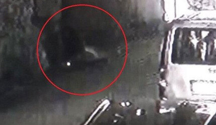 Polis memuru şüpheliyi yakalamaya çalışırken başına atılan taş ile şehit oldu - yasam