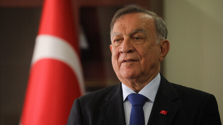 Seyhan Belediye Başkanı Akay'a yumurtalı saldırı - gundem