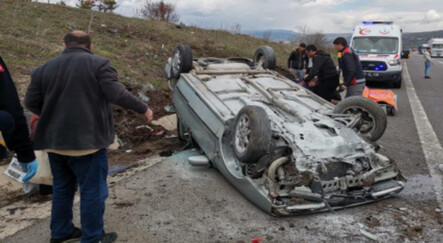 TEM Otoyolu'nda feci kaza: Kontrolden çıkan otomobil takla attı - yasam