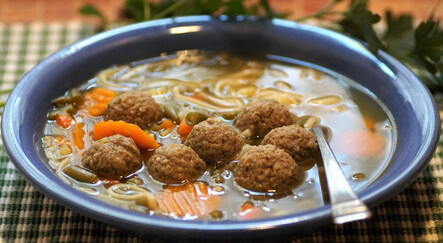 Asla dağılmıyor, bir tabak yiyen bir daha istiyor… Nefis tadıyla terbiyeli sulu köfte tarifi - YEMEK