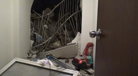 Evde otururken ne olduğunu anlamadılar... Üzerlerine kaya parçası düştü! - gundem