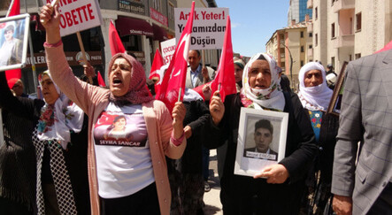 Evlat nöbetindeki anneden kızına çağrı: Gel, benim dayanacak gücüm kalmadı - gundem
