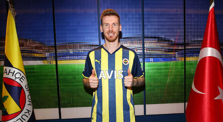Fenerbahçe milli stoper Serdar Aziz'in sözleşmesini 3 yıl uzattı - spor