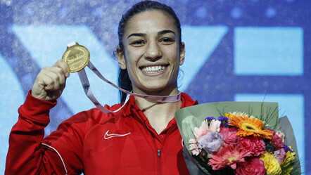 Milli boksör Ayşe Çağırır'dan altın madalya - spor
