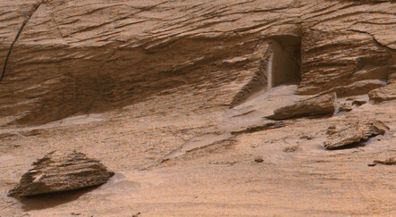 NASA'nın yayınladığı fotoğrafta dikkat çeken ayrıntı: Mars'ın kapısı mı? - teknoloji