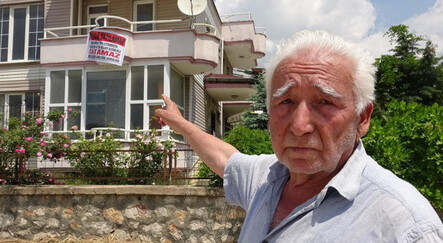 Oğluna kızdı... Evine astığı pankartla herkesi kaçırdı - gundem
