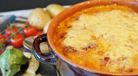 Yedikçe yemek isteyeceksiniz: Kremalı mantarlı tavuk güveç hem pratik hem lezzetli - YEMEK