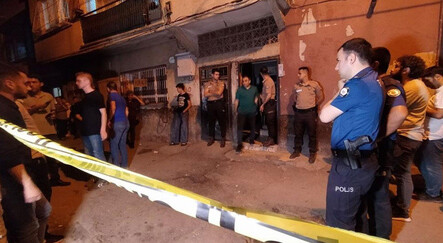 Adana'da eve çarşaflı ve şapkalı saldırı: Ölü ve yaralı var - gundem