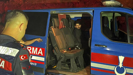 Antalya'da bir kişi ormanı yakarken yakalandı! - gundem