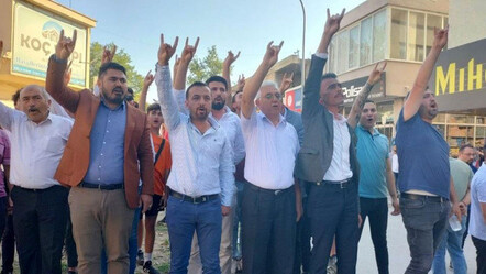 Davutoğlu'na bir şok da Osmaniye'den: Tepki üstüne tepki aldı - gundem