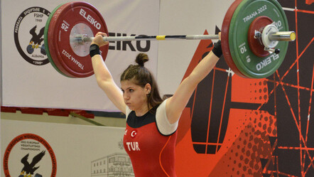 Dilara Uçan, silkme ve toplamda bronz madalya kazandı - spor