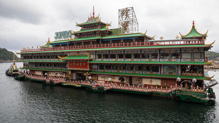 Hong Kong’un simgelerinden biriydi... Yüzen restoran Güney Çin Denizi’nde battı - dunya