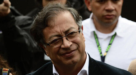 Kolombiya'nın yeni devlet başkanı Gustavo Petro oldu - dunya