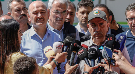 Marmaris yangını kontrol altında! Bakan Soylu'dan Marmaris Belediye Başkanı'na sert tepki: Sen çöp toplamakla mükellefsin - gundem