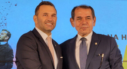 Okan Buruk için imza töreni düzenlendi...