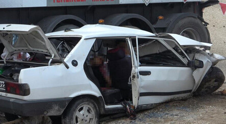 Tır otomobile çarptı! Korkunç kazada 3 kişi öldü, 2 kişi ağır yaralandı - yasam