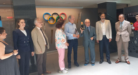 Türkiye Milli Olimpiyat Komitesi'nden Mustafa Denizli'ye