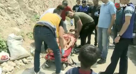 Bayramda manzara değişmedi: Genç kasap dananın darbesiyle yere yığıldı - ekonomi