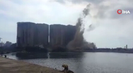 Beyrut Limanı’ndaki patlamada hasar gören tahıl silosu yıkıldı - dunya