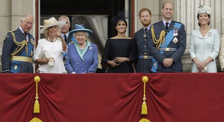 Buzlar eriyor: Kraliçe Elizabeth’ten Prens Harry ve Meghan Markle’a davet - dunya