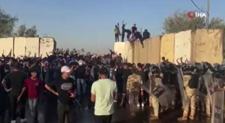 Irak’ta parlamento baskını! Protestocular geri çekildi - dunya