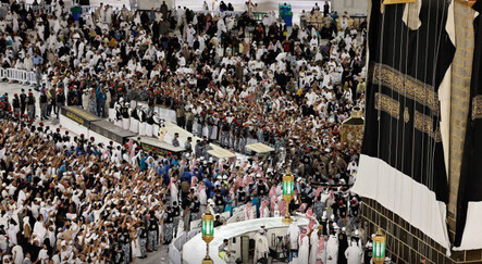 Kâbe’nin örtüsü yenilendi! 120 kilogram altın ve 100 kilogram gümüş iplikten hazırlandı - ramazan