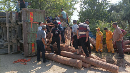 Kahramanmaraş’ta feci kaza! Tomrukların altında can verdi - yasam