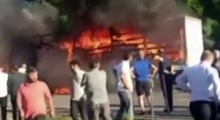 Otoyoldaki tır alevler içinde kaldı! Sürücü yanarak öldü - yasam