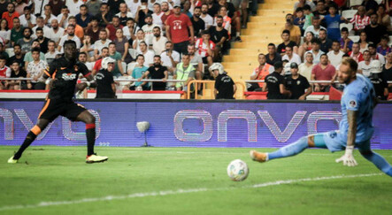 Antalyaspor - Galatasaray 0-1 Özet I Muslera kalesine devleşti, Bafetimbi Gomis üçlüğü attı! - spor