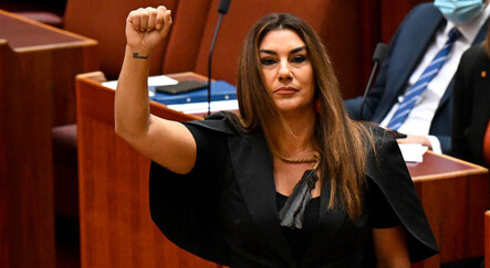Avustralya'da tartışma alevlendi: Mecliste İngiltere Kraliçesi'ne 'sömürgeci' dedi - dunya