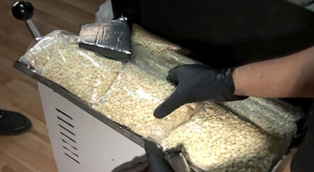 Bağcılar'dan BAE'ye gönderilecekti, polis engeline takıldı! 75 bin uyuşturucu hap yakalandı - gundem