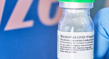 BioNTech geliştirdiği Omicron'a özel olarak uyarlanan aşılar incelenme sürecinde - dunya