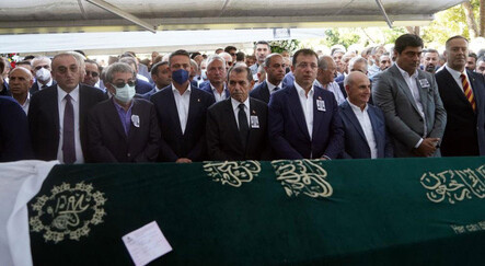 Dursun Özbek’in annesi Kezban Özbek Levent Afet Yolal Camii’nde son yolculuğuna uğurlandı - spor