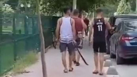 Eskişehir sokaklarında kılıçlarla geziyorlardı! Kimlikleri şoke etti - turkiye