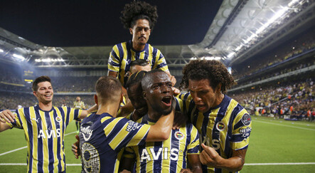 Fenerbahçe liderlik koltuğunda! Adana Demirspor engeli 4 golle geçildi - spor