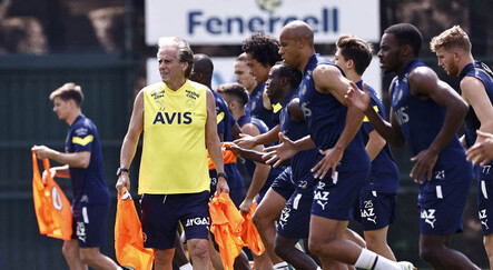 Fenerbahçe UEFA listesi güncellendi... İrfan Can Kahveci listeden çıkarıldı - spor